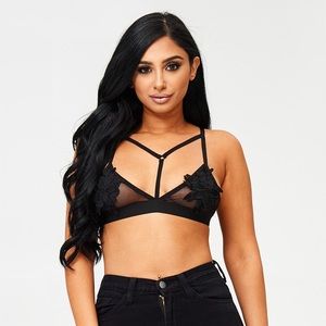 Black Flower Bralette 🌸